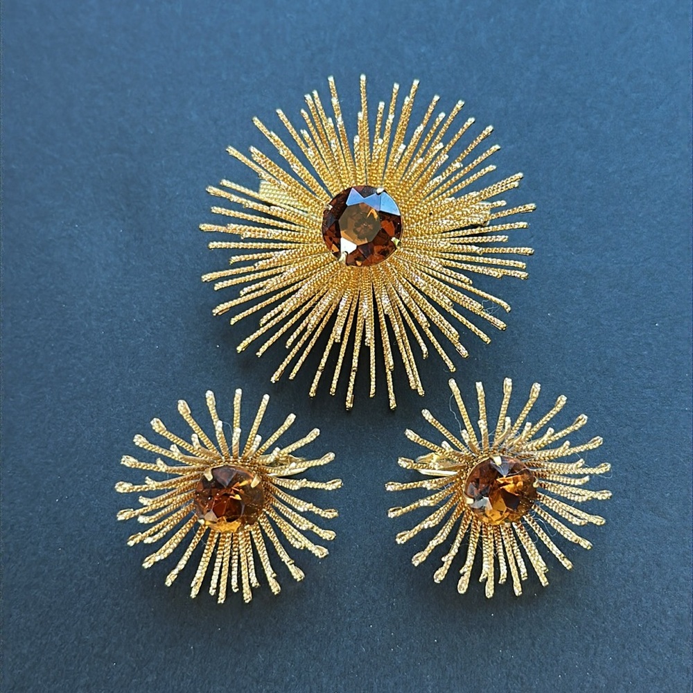60’s Sarah Coventry Golden Mum Topaz Atomic Starburst Brooch & Clip Earrings Set